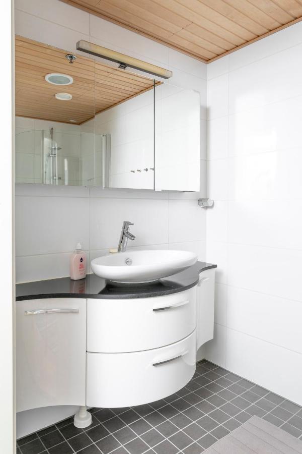 2Ndhomes Cozy 1Br Apartment With Balcony By The Central Station Helsinki Kültér fotó