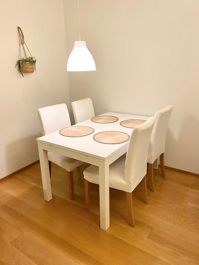 2Ndhomes Cozy 1Br Apartment With Balcony By The Central Station Helsinki Kültér fotó