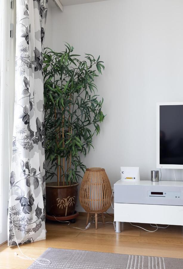2Ndhomes Cozy 1Br Apartment With Balcony By The Central Station Helsinki Kültér fotó
